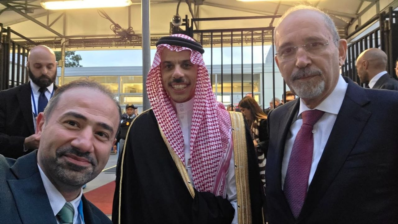 Abdulkader Rahmani with His Royal Highness Prince Faisal bin Farhan Al Saud, Minister of Foreign Affairs of the Kingdom of Saudi Arabia, and His Excellency Ayman Safadi, Deputy Prime Minister and Minister of Foreign Affairs of the Hashemite Kingdom of Jordan